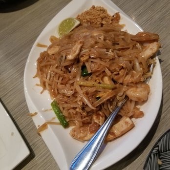Thai Basil - Chicken and prawn fried rice - Thai Near Me - Richmond Hill, Ontario Thai Basil - Chicken and prawn fried rice - Thai Near Me - Richmond Hill, Ontario