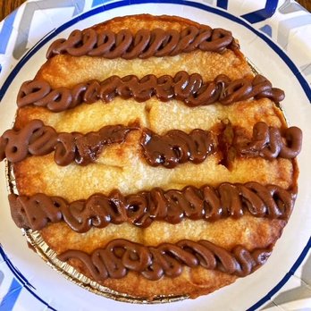 La Vie Always Latte Cafe - Chocolate Eclair Pie - Coffee & Tea Near Me - Norfolk, Virginia
