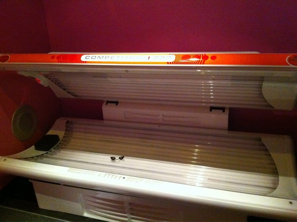 Speed of Light Tanning Salon Logo