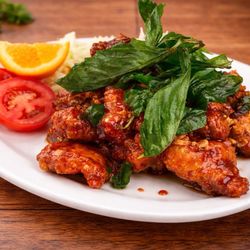 Chon Thai Food - Crispy Garlic Chicken