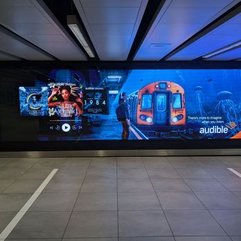 PATH Underground - Digital ad - Shopping Centers Near Me - Toronto, Ontario