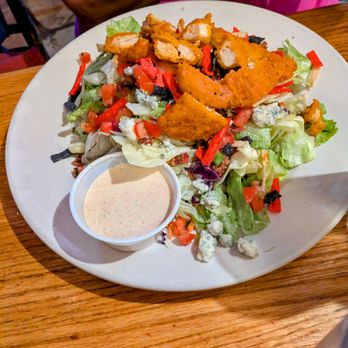 Red's Old 395 Grill - Cajun chicken salad - New American Near Me - Carson City, Nevada