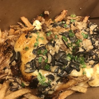 First Draft - Smoked Pulled Pork Poutine - American Near Me - Chicago, Illinois