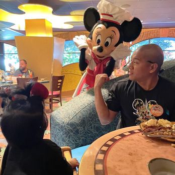 Goofy's Kitchen - American Near Me - Anaheim, California