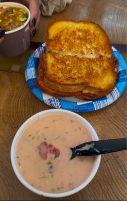 BIG B'S Soup & Grilled Cheese by null
