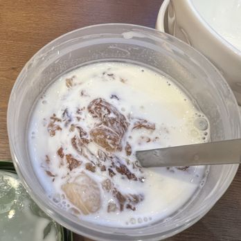Makkee Dessert - Peach gum resin and lotus fresh milk - Desserts Near Me - Mountain View, California Makkee Dessert - Peach gum resin and lotus fresh milk - Desserts Near Me - Mountain View, California