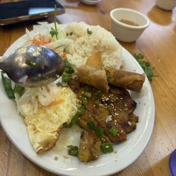 Saigon House - Pork rice plate - Vietnamese Near Me - San Leandro, California Saigon House - Pork rice plate - Vietnamese Near Me - San Leandro, California