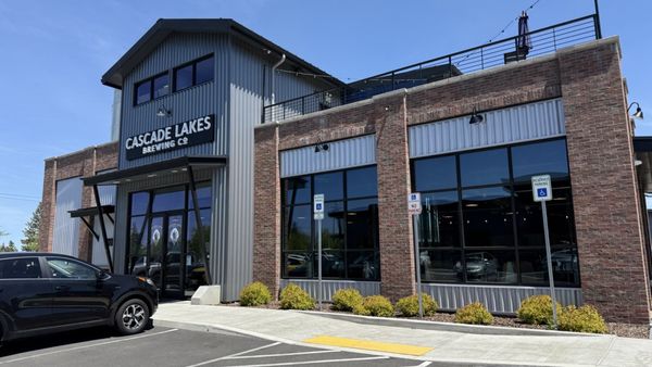 Cascade Lakes Pub on Reed Market by null