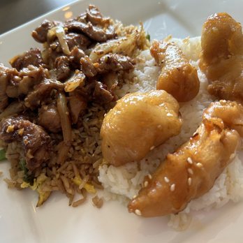 Duc's Vietnamese - Hot and spicy chicken with fried rice and sesame chicken with white rice - Vietnamese Near Me - Woodbury, Minnesota