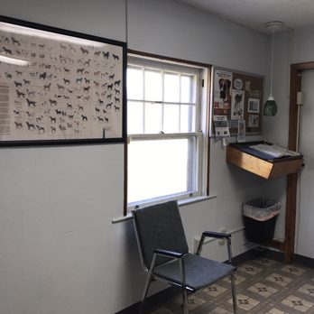 Flint Animal Hospital - Lobby area. Just inside the front door. - Veterinarians Near Me - Columbus, Ohio Flint Animal Hospital - Lobby area. Just inside the front door. - Veterinarians Near Me - Columbus, Ohio