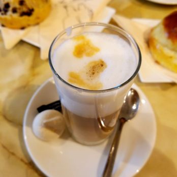 Aux Merveilleux de Fred - Tasty - Patisserie/Cake Shop Near Me - Geneva, GE