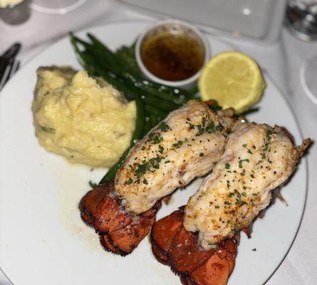 RingSide Steakhouse by null