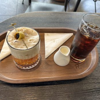 Starbucks Reserve - Cold Brew Lemon Sour (left) and Cold Brew with Vanilla Sweet Cream (right) - Cafes Near Me - Prague, Puerto Rico
