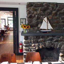Dolly's Restaurant - Comfy and casual