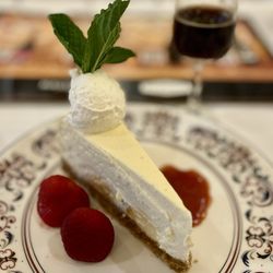 Maggiano's Little Italy - New York Style Cheesecake