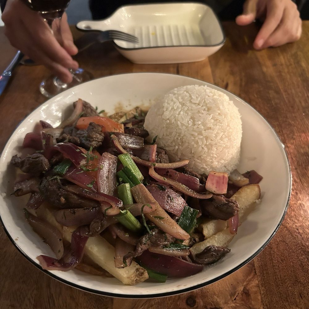 Bodegon No 69 - LOMO SALTADO - Latin American Near Me - Pasadena, California