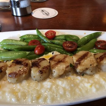 Seasons 52 - Caramelized Grilled Sea Scallops - New American Near Me - Indianapolis, Indiana