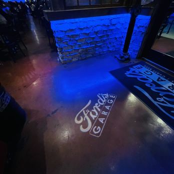 Ford's Garage Oviedo - Entrance floor show - Burgers Near Me - Oviedo, Florida