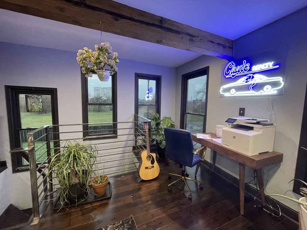 JANE FADER CLYDE REALTY Updated September 2024 84 Kercheval