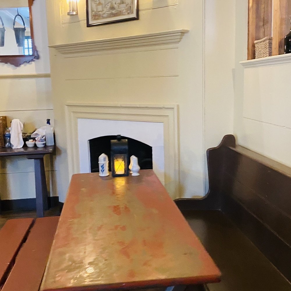 Chowning’s Garden Bar - Benches and pews - Barbeque Near Me - Williamsburg, Virginia