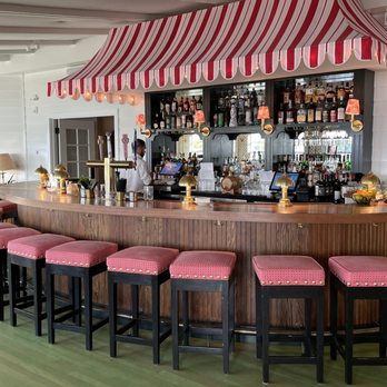 Pridwin Hotel - Main hotel bar - Hotels Near Me - Shelter Island, New York