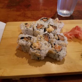 Lee's Sushi - This is the worst sushi I've ever eaten at a restaurant. Spicy salmon rolls. - Sushi Bars Near Me - Hillsborough, New Jersey