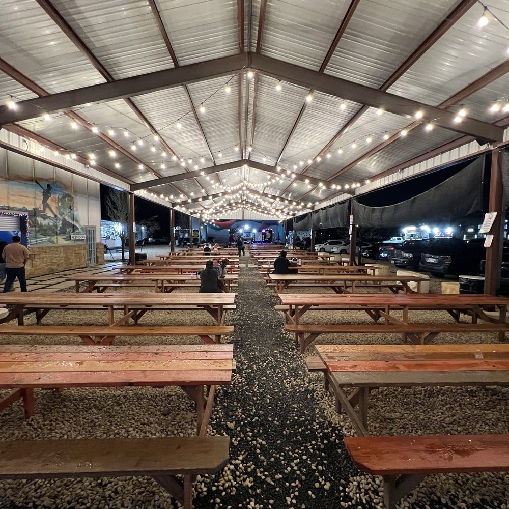 Don Pollo - Seating - Food Trucks Near Me - Round Rock, Texas