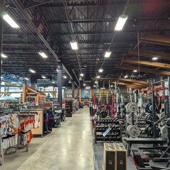 DICK'S Sporting Goods - Inside - Sports Wear Near Me - Novi, Michigan