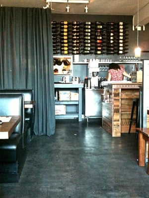 Henni's Kitchen & Bar by null