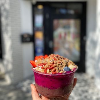 My Friends Cafe - Look at the gorgeous color of the pitaya - Acai Bowls Near Me - Sierra Madre, California