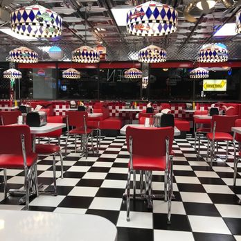 Lennys Burger - Dining area - Burgers Near Me - Phoenix, Arizona Lennys Burger - Dining area - Burgers Near Me - Phoenix, Arizona