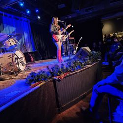 Space - Ally playing the Blues !