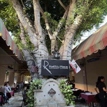 Raffi's Place - Middle Eastern Near Me - Glendale, California