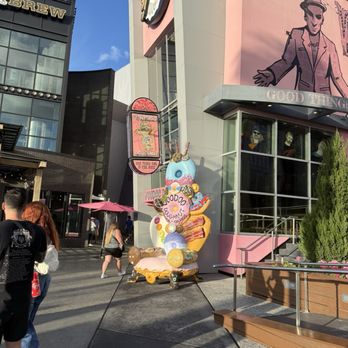 Voodoo Doughnut - out front of store - Bakeries Near Me - Orlando, Florida Voodoo Doughnut - out front of store - Bakeries Near Me - Orlando, Florida