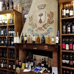 Caffe Flaschetteria Italiana - Purchase bottles of wine in the cantina