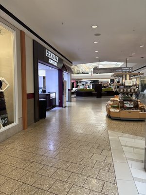 Fair Oaks Mall by null