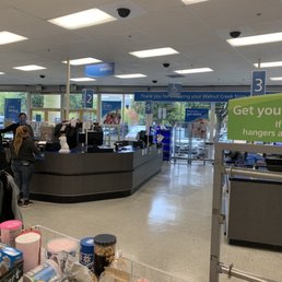Only 1 cashier at 10:40 am Only 1 cashier at 10:40 am