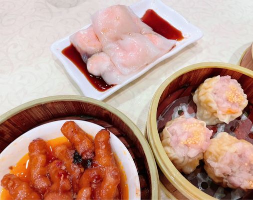 Yue Huang Restaurant by null Yue Huang Restaurant by null