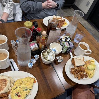 Sunset Grill - American Near Me - Fredericksburg, Texas
