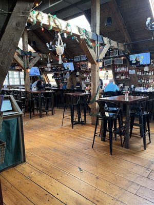 Lenny's Hideaway by null