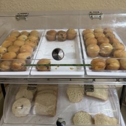 Comfort Inn & Suites - FREE breakfast???