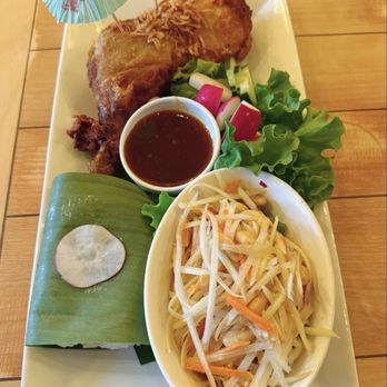 September In Bangkok - Som Tum Had Yai - Thai Near Me - Bridgeport, Connecticut September In Bangkok - Som Tum Had Yai - Thai Near Me - Bridgeport, Connecticut