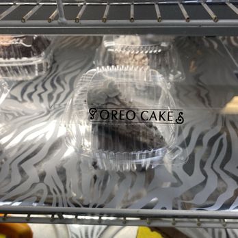 Capotorto's Apizza Center - Oreo explosion cake - Pizza Near Me - East Haven, Connecticut Capotorto's Apizza Center - Oreo explosion cake - Pizza Near Me - East Haven, Connecticut
