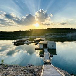Sunset Resort at Medina Lake - Marina
