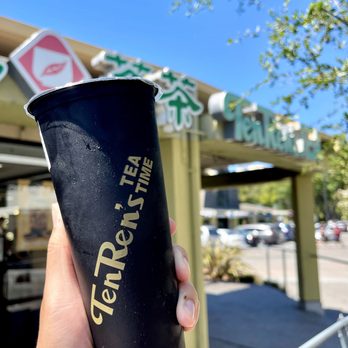 Ten Ren Tea - Roasted Oolong Milk Tea with Green Tea Egg Pudding - Bubble Tea Near Me - Cupertino, California Ten Ren Tea - Roasted Oolong Milk Tea with Green Tea Egg Pudding - Bubble Tea Near Me - Cupertino, California