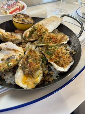 Roberto's Deluxe Oysters and Fine Fish by null