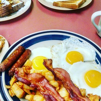 Royal Lunch - This place is great for a classic American breakfast - Diners Near Me - Providence, Rhode Island