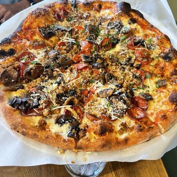 Apizza Doho - Highway 1 minus the onions & peppers. Good but meat flavor was over powering. - Pizza Near Me - Dana Point, California