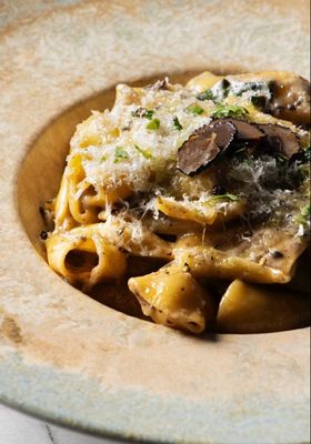 V Modern Italian by null