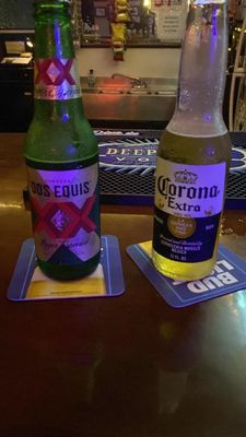 Woody's Bar by null